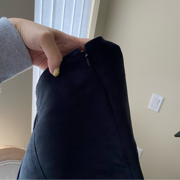 GAP Black Suede Button Mini Skirt - Picture 9 of 10